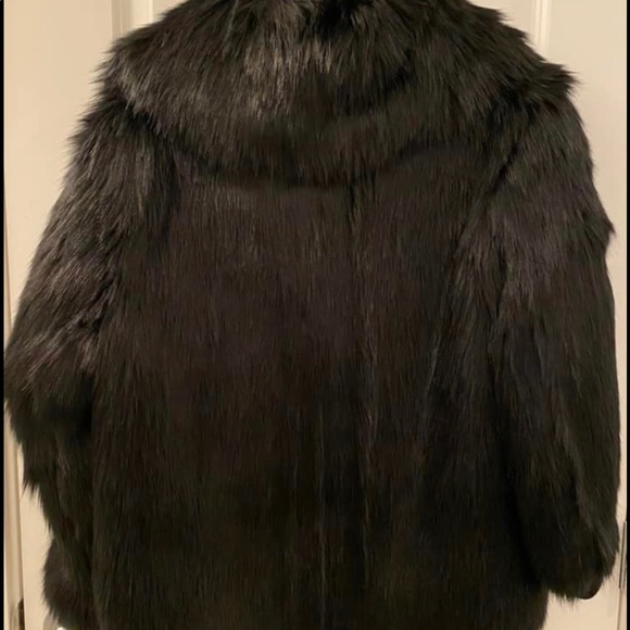 BNWT Aritzia Tribeca Faux fur coat - Picture 4 of 4